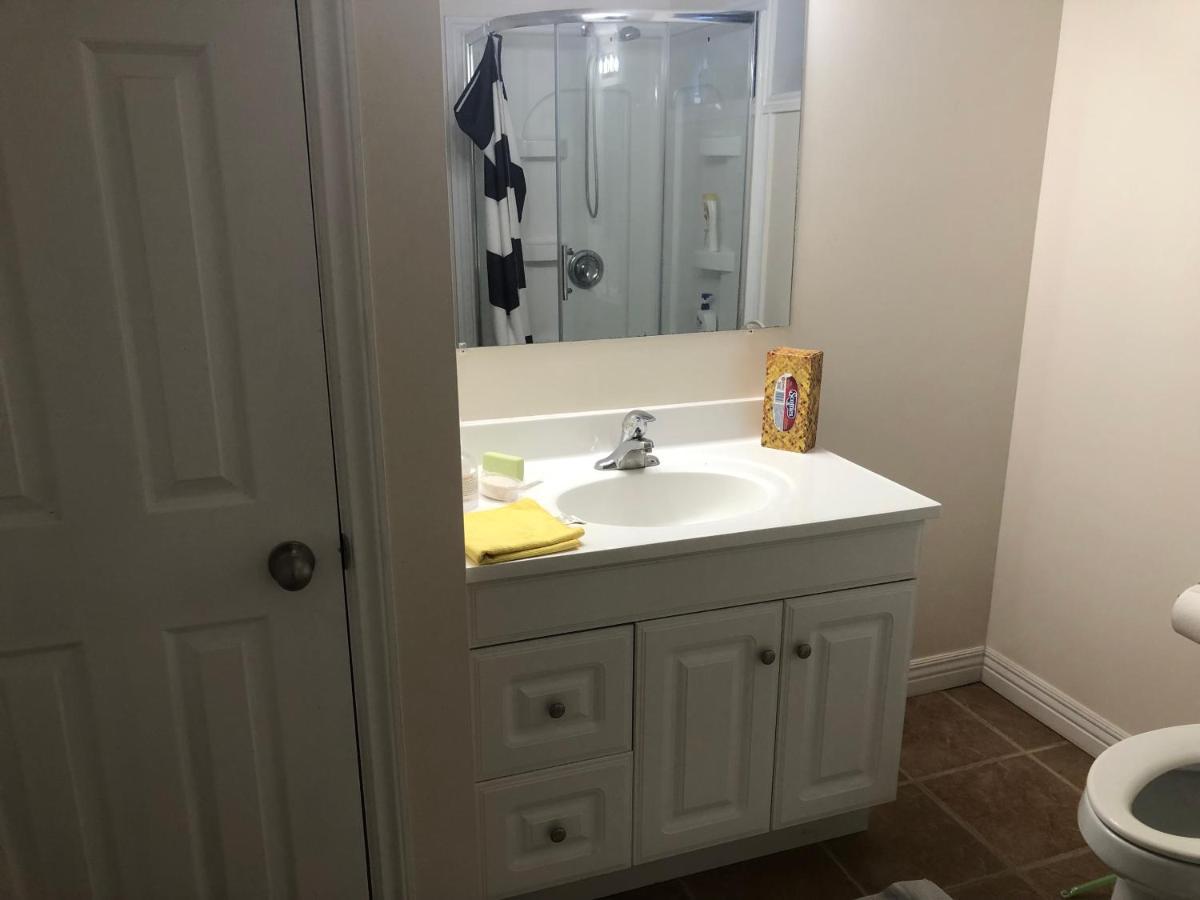 Hb Guest Home 5 Waterloo Bagian luar foto