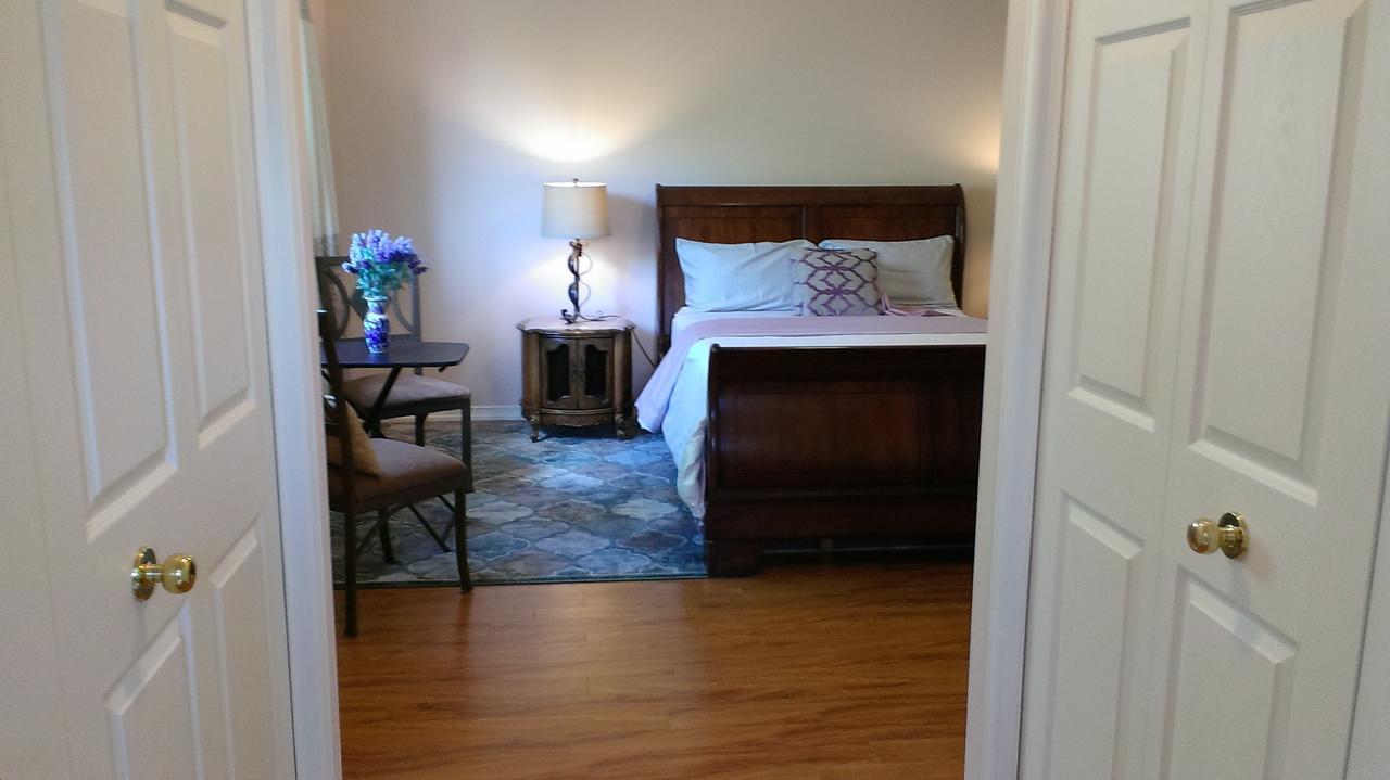 Hb Guest Home 5 Waterloo Bagian luar foto